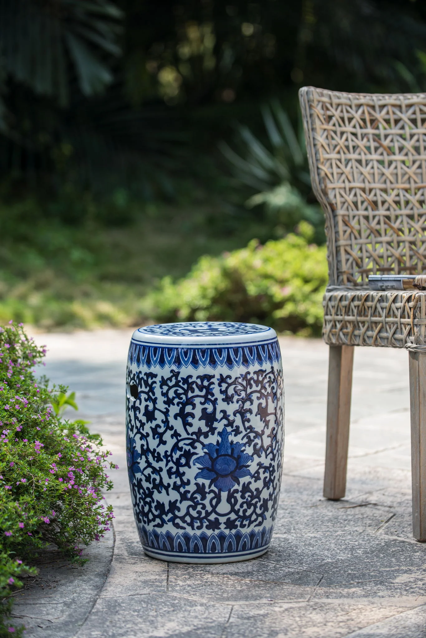 Ceramic Garden Stool, Small Side Tabel - White / Blue - Image 4